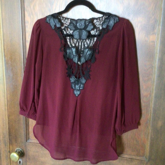 From Miami for Francesca’s Cross Front Lace Back Blouse in Burgundy sz small - Picture 7 of 8